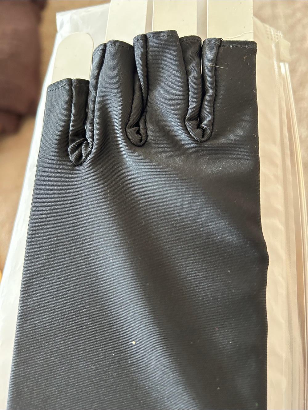 MelodySusie UV Shield Gloves in Black - Picture 2 of 5